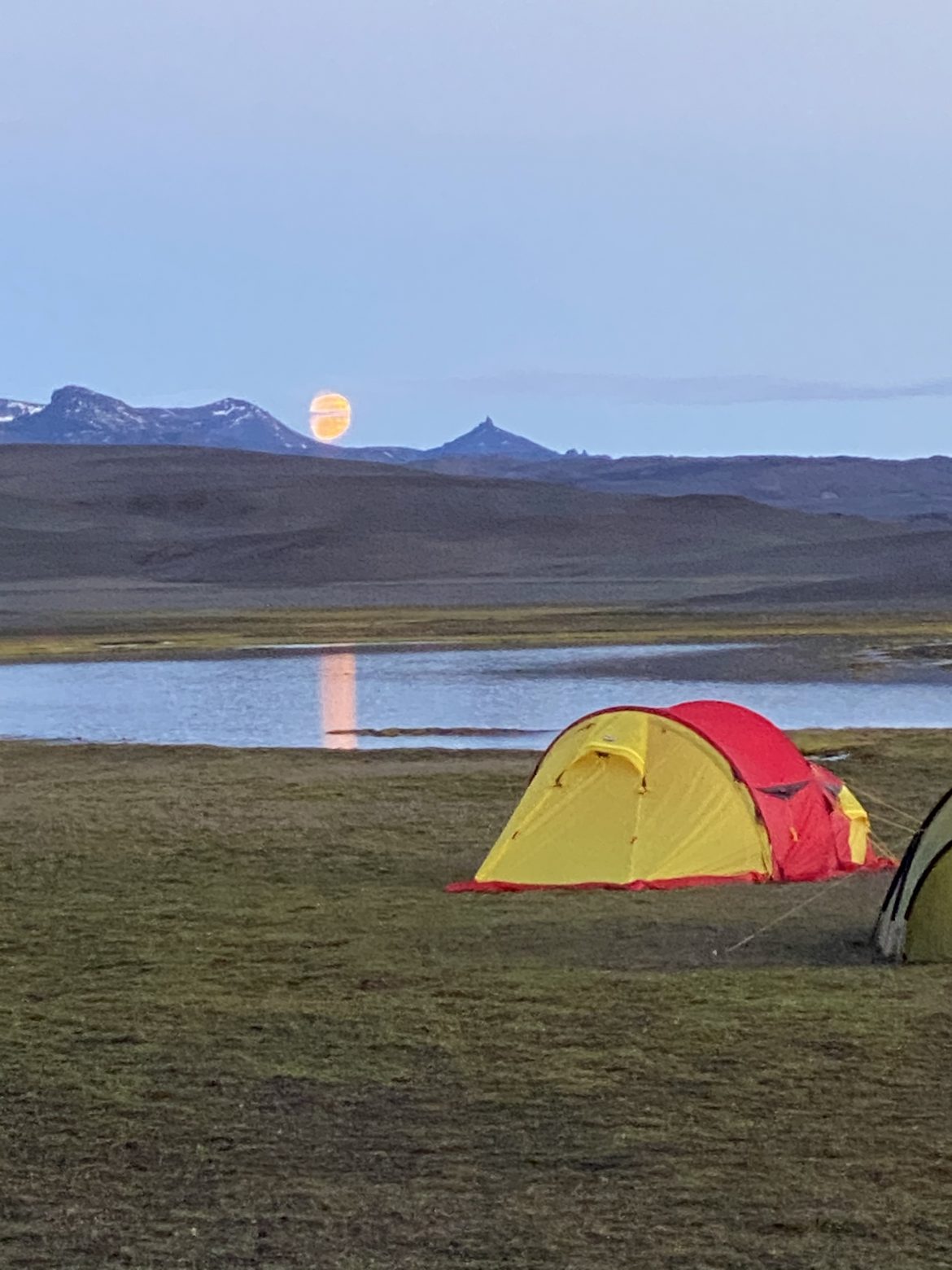 C6AB940B-63F9-425D-87CD-2AD58D78AFC1