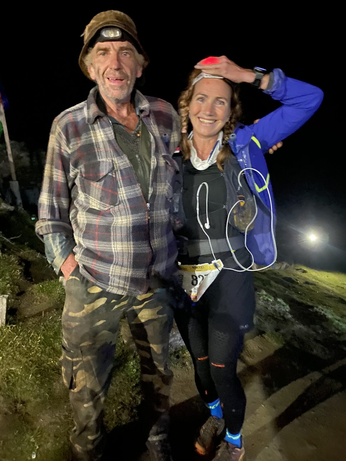 651A2675-1DDC-417E-9F48-2401BEDBAA7F Með Rino (eigandanum af Ober Lòo) þarna á drykkjarstöðinni sem við höfðum hitt í æfingaferðinni okkar í ágúst.