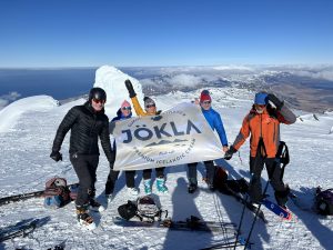 E5F72FD8-5ED1-4E4C-9E76-0D4343A2CED2