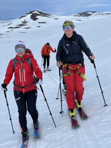 27D12C5A-5C9C-42E2-BE73-F7ED4F48A2B8