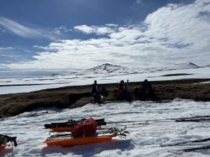 6FDB5409-9B59-4246-B6A5-978D661BA428