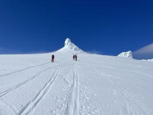 AC6885B2-F825-423D-963C-606CD1AB4A12