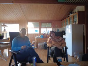 FF551E95-6D51-438F-9A25-30FC78250C2D