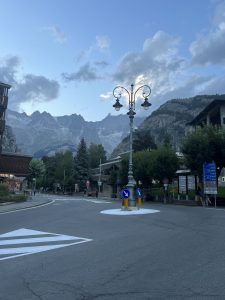 8F176737-4670-4000-BCD9-CE0B8F4FB144