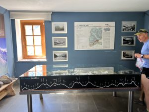 F6D38350-C001-41BF-887C-A770D142BA3E