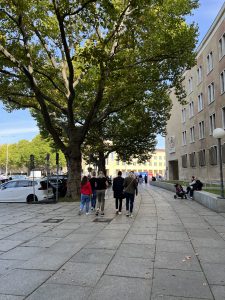 9BBA5B4F-BB0D-4C45-BA8B-AFF5425395BB