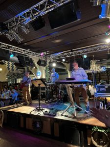 014BC772-86AB-4F55-821F-68FC615DA980